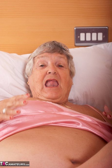Fat old woman Grandma Libby has lesbian sex with a mature nurse