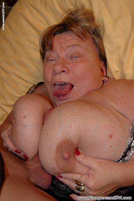 Chubby mature woman Eva R. gets her big boobs worshiped & her pussy fucked