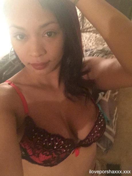 Sexy Latina girl takes mirror selfies while wearing a bra and panty set - Photo 1