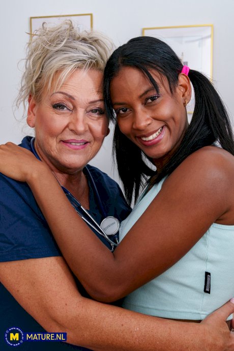 Mature lesbian nurse Malinde has hot oral sex with black babe Samantha Cruuz