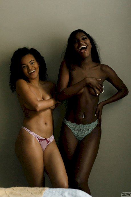 Sexy lesbian Kelsey Jones & her ebony GF Dee Richards get naked & cuddle