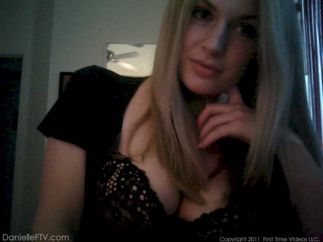 Bond amateur Danielle takes candid self shots at home during sfw action