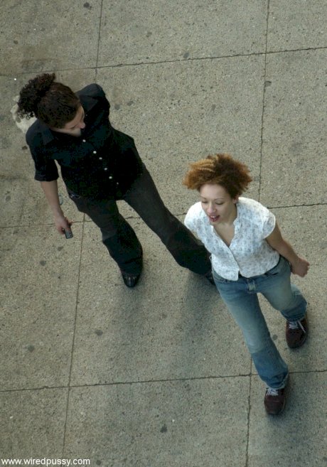 Jamie is masturbated with an electrical toy by a lesbian while out for a walk - Photo 17