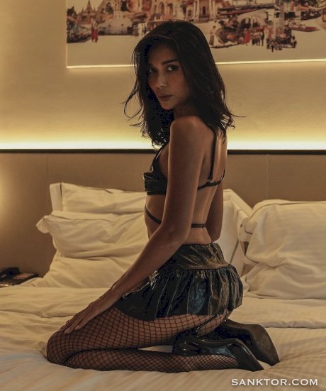 Skinny Thai girl Rosah Sanktor poses in sexy fetish wear and while naked - Photo 10