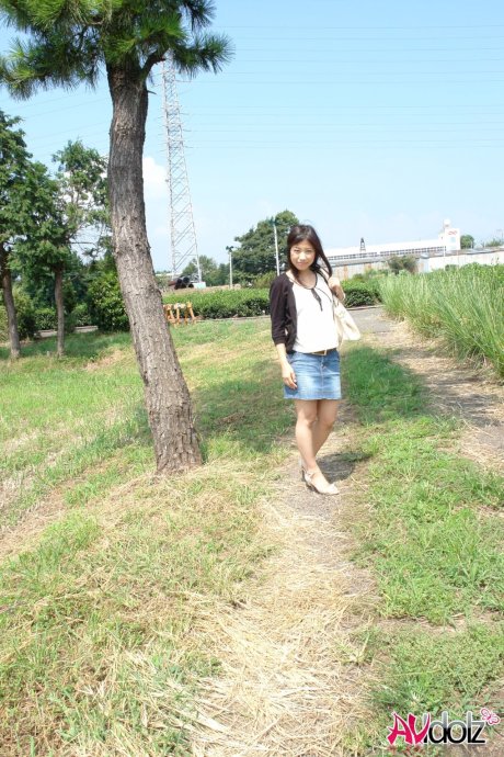 Japanese babe Karin Asahi reveals her big tits and hot pussy outdoors - Photo 6