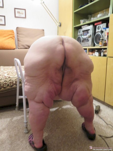 Oma Geil starring Elephantine Nude Pictures