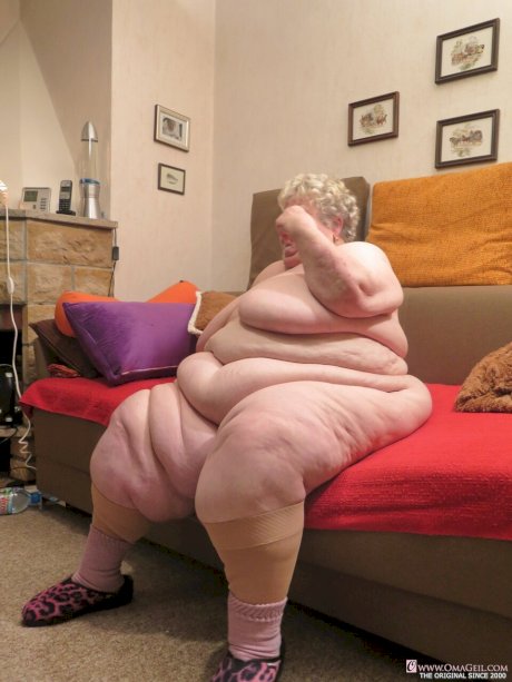 Oma Geil starring Elephantine Nude Pictures