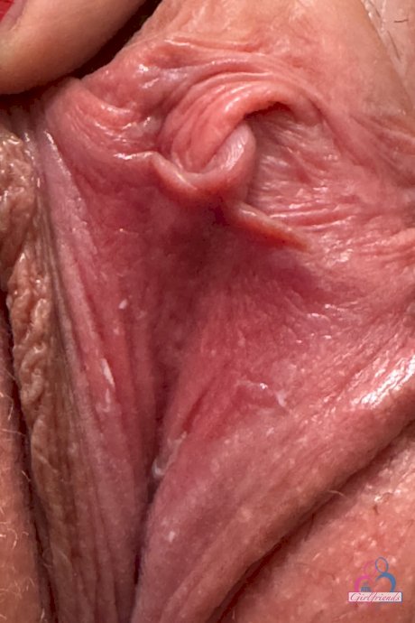 Sexy girlfriend Zoey Zimmer strips naked and shows her shaved pussy up close - Zoey Zimmer porn pics